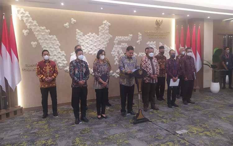 Wagub Kalteng Edy Pratowo menghadiri Rakor terbatas Tim Pengendali Inflasi Pusat (TPIP) dan Tim Pengendalian Inflasi Daerah (TPID) di Ruang Rapat Loka Kretagama, Gedung Ali Wardhana, Jakarta Pusat. (FOTO: ISTIMEWA)