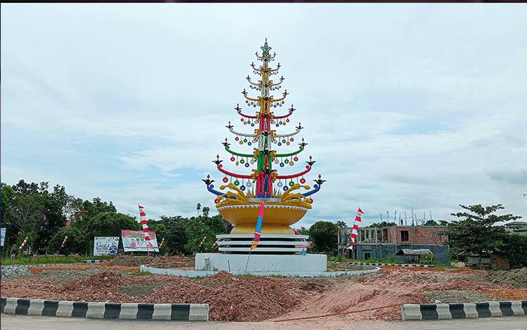 Bundaran Gunung Perak di Barito Timur Dilengkapi Ornamen Wurung Jue