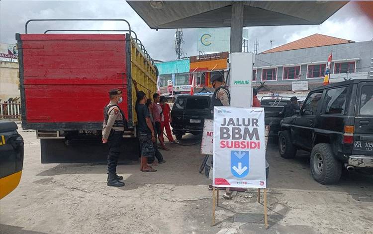 Isu Harga BBM Naik, Satsamapta Polresta Palangka Raya Patroli Kamtibmas di SPBU