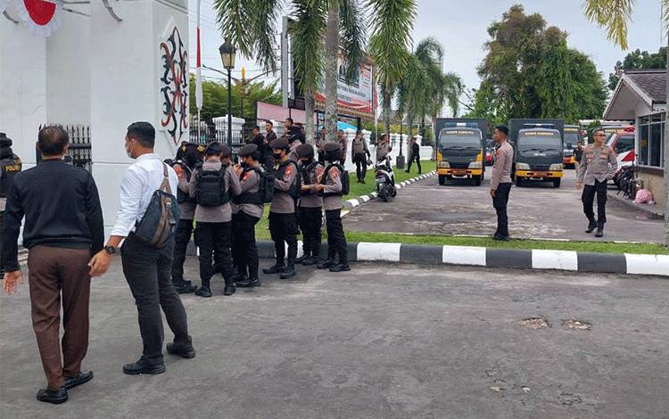 Personel Gabungan Kawal Aksi Demo Mahasiswa