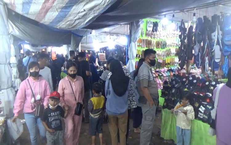 Akibat Hujan Melanda Membuat Perputaran Uang Pekan Raya Sampit Tidak Maksimal