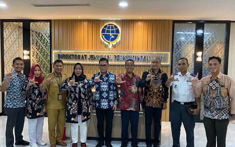 Kapal Rede Berlabuh di Pulang Pisau November 2022