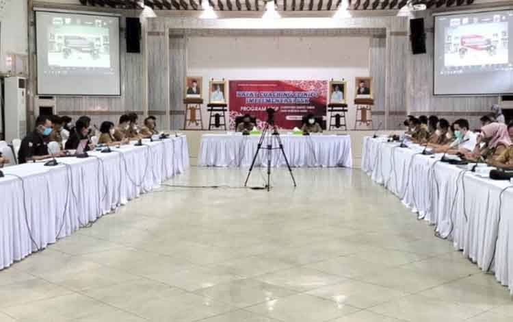 Kegiatan Coaching Clinic 3 Implementasi SSK Program PPSP Kabupaten Barito Timur dan Kabupaten Murung Raya di Aula Bappedalitbang Kalteng. (FOTO: MMC KALTENG)
