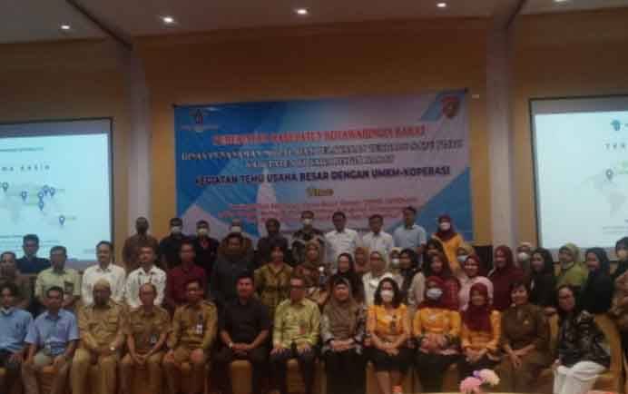 Tingkatkan Iklim Investasi, DPMPTSP Kobar Fasilitasi Temu Pengusaha Besar dengan UMKM