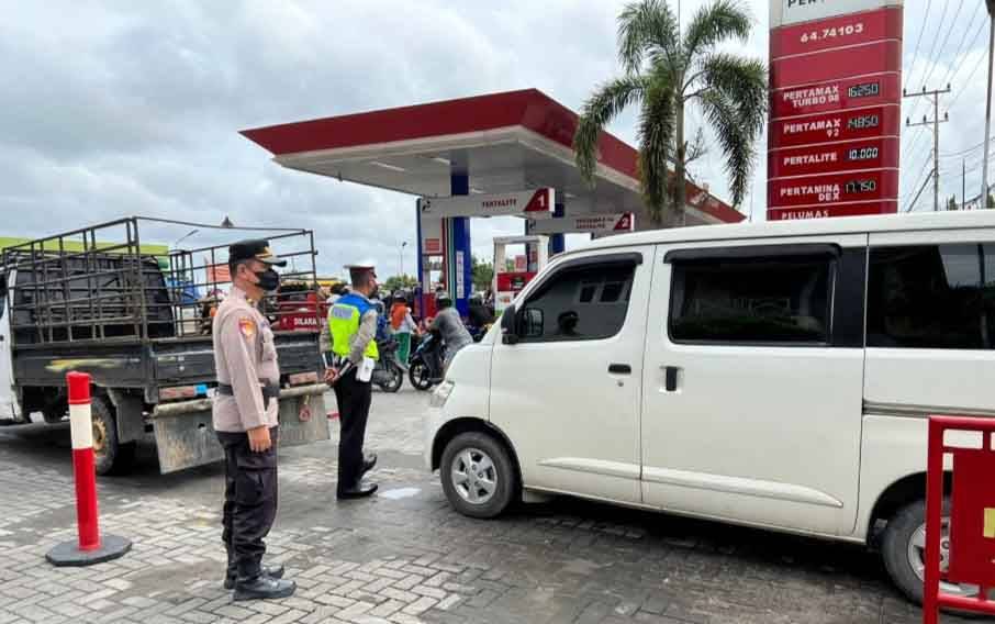 Personel Lakukan Pengawasan Aktivitas di SPBU
