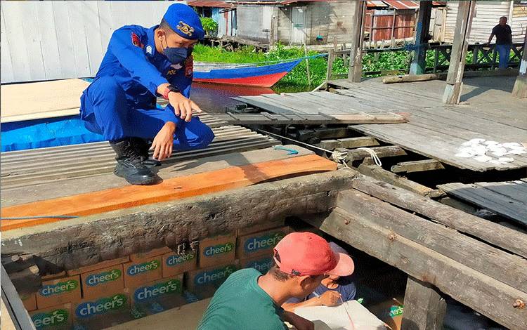 Sambang Warga Pesisir, Polairud Polres Seruyan Ingatkan Hal ini