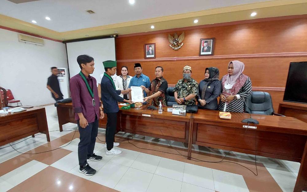 HMI Kapuas Sampaikan 4 Poin Penolakan Penaikan Harga BBM ke Wakil Rakyat