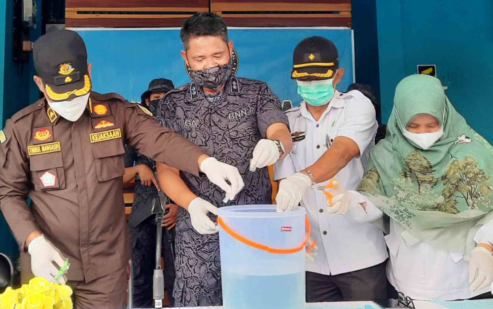 BNN Kobar Musnahkan Sabu dari Jaringan Keluarga