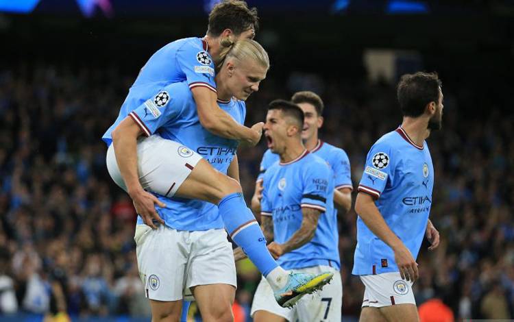 Erling Haaland Bantu Manchester City Kalahkan Borussia Dortmund 2-1