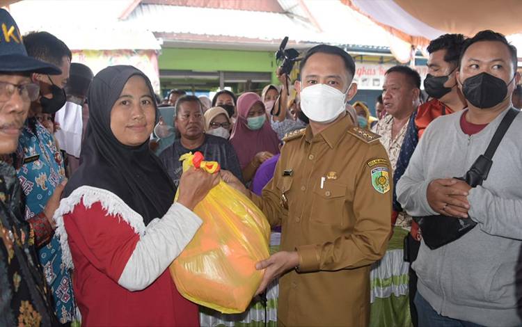 Pemko Palangka Raya Tekan Inflasi Dengan Subsidi