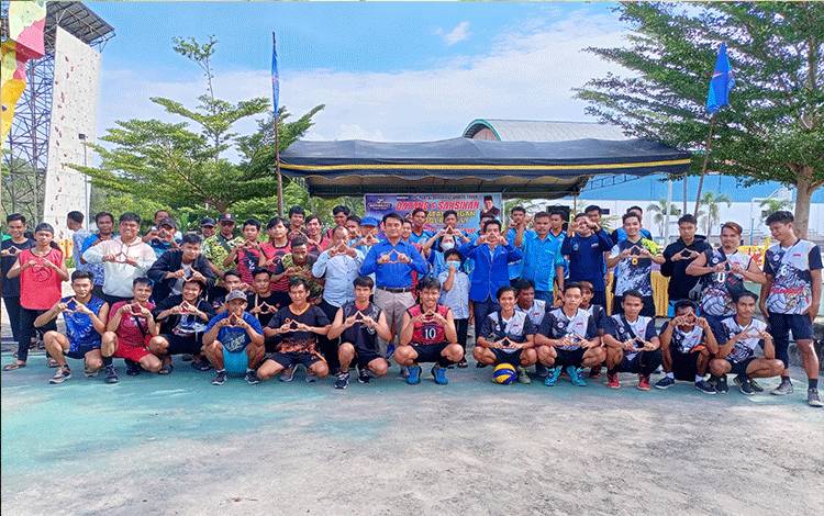 Ketua Partai Demokrat Barito Timur Buka Turnamen Bola Voli AHY Cup