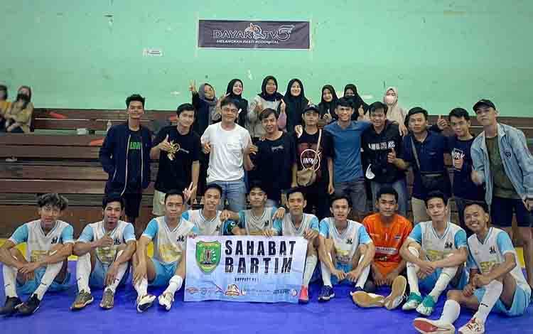 Sahabat Bartim Juara II Turnamen Futsal HUT Dayak TV