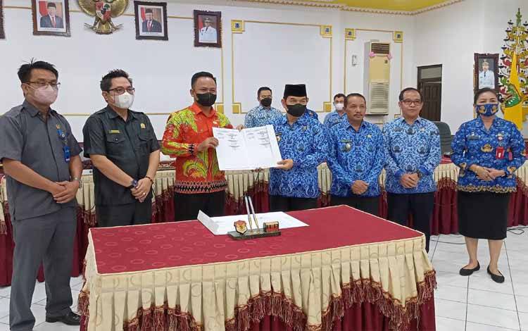 Bupati Barito Timur Sampaikan Pendapat Akhir Atas Pengajuan Raperda Perubahan APBD 2022