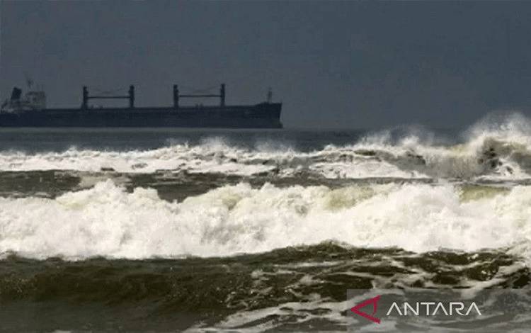 BMKG: Waspada Gelombang Tinggi Air Laut di 26 Wilayah Perairan RI