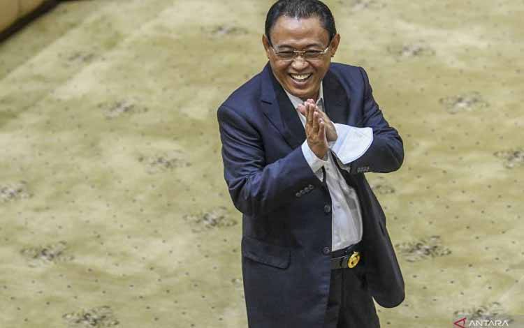 Calon anggota Badan Pemeriksa Keuangan (BPK) Ahmadi Noor Supit mengikuti uji kelayakan dan kepatutan oleh Komisi XI DPR di Kompleks Parlemen Senayan, Jakarta, Senin (19/9/2022). ANTARA FOTO/Galih Pradipta/foc. (ANTARA FOTO/GALIH PRADIPTA)