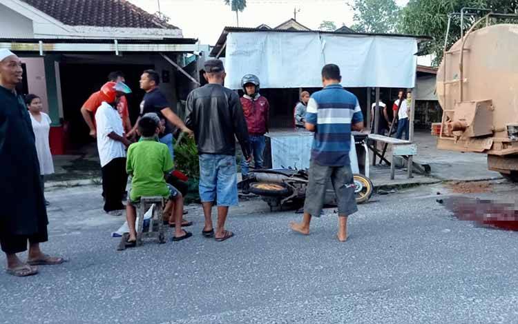 Pemuda 22 Tahun Tewas Diduga Tabrak Belakang Truk di Sampit