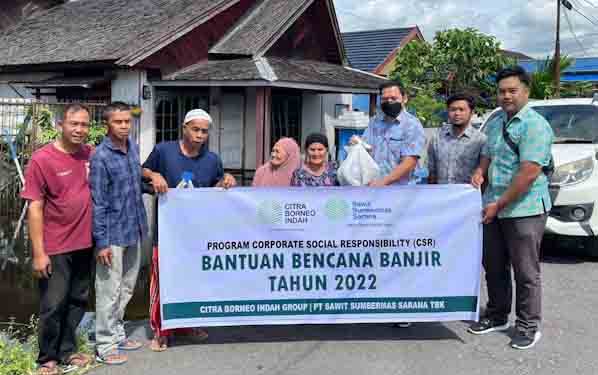 PT SSMS Tbk - CBI Group Salurkan Bantuan Paket Sembako untuk Warga Terdampak Banjir