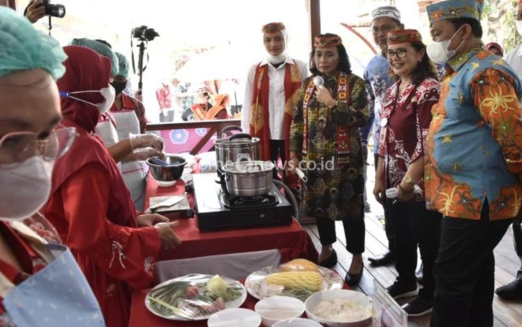 Menteri PPPA Tinjau Taman Edukasi Kalteng