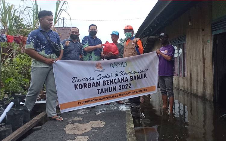 CBI Group Kembali Salurkan Bantuan Paket Sembako Kepada Warga Terdampak Banjir