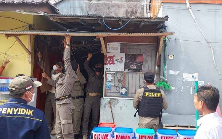 Pedagang Masih di Atas Drainase Ditertibkan