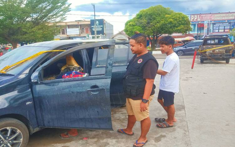 Mobil Pelangsir BBM Terbakar di SPBU G. Obos