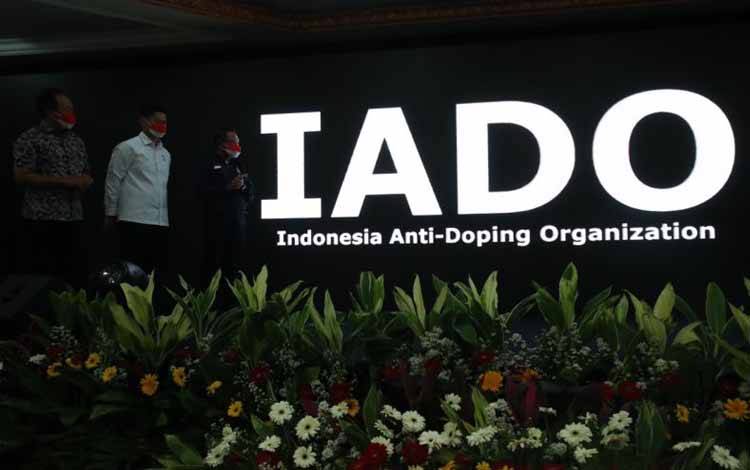 Lembaga Anti-Doping Indonesia (LADI) resmi berganti nama menjadi Indonesia Anti-Doping Organization (IADO) saat diperkenalkan dalam acara pengumuman pembebasan sanksi WADA di Kantor Kemenpora, Jakarta, Jumat (4/2/2022). (ANTARA/HO-Kemenpora)