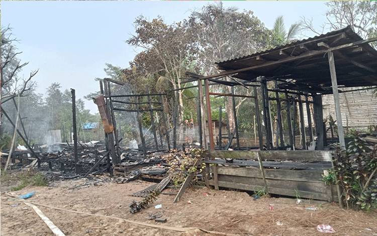 Rumah Warga di Desa Bamban Raya Ludes Terbakar