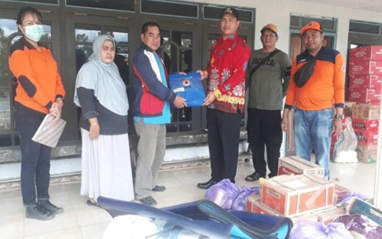 Pemkab Pulang Pisau Salurkan Bantuan Sembako Bagi Korban Banjir Jabiren Raya