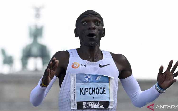 Kipchoge Pertajam Rekor Dunia di Berlin Marathon