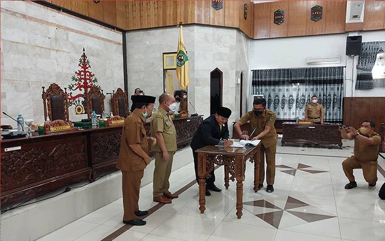 Paripurna DPRD Kapuas, Dua Raperda Ini Disahkan