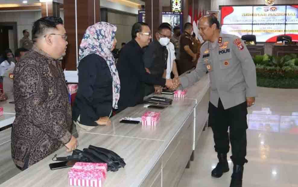 Gunakan Media Literasi Secara Bijak