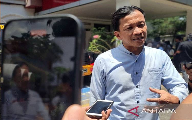 Direktur Eksekutif Lembaga Amensty Internasional Indonesia Usman Hamid. ANTARA/Darwin Fatir