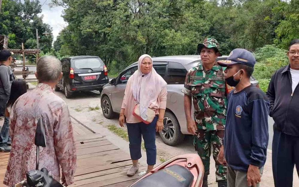 Tim Gabungan Tertibkan Pedagang Kaki Lima