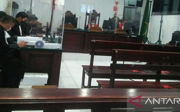 Mantan Bupati Buru Selatan Dituntut 10 Tahun Penjara