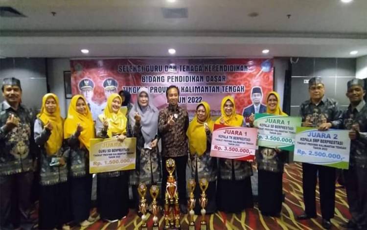 Kapuas Raih Juara Umum Kepsek dan Guru Beprestasi Jenjang Pendidikan Dasar Tingkat Provinsi