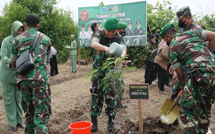 Kodim 1011 Kuala Kapuas Tanam Pohon Dukung Penghijauan?