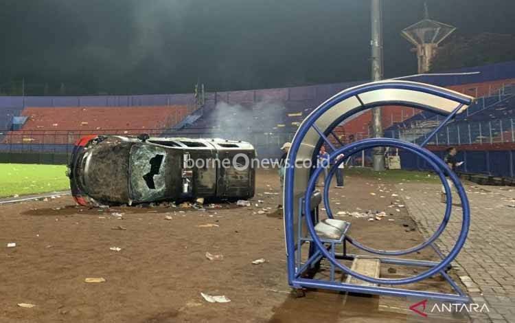 Kericuhan Terjadi Usai Arema FC Dikalahkan Persebaya Surabaya
