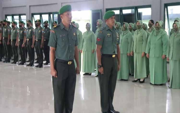 Puluhan Personel Kodim 1011 Kuala Kapuas Naik Pangkat