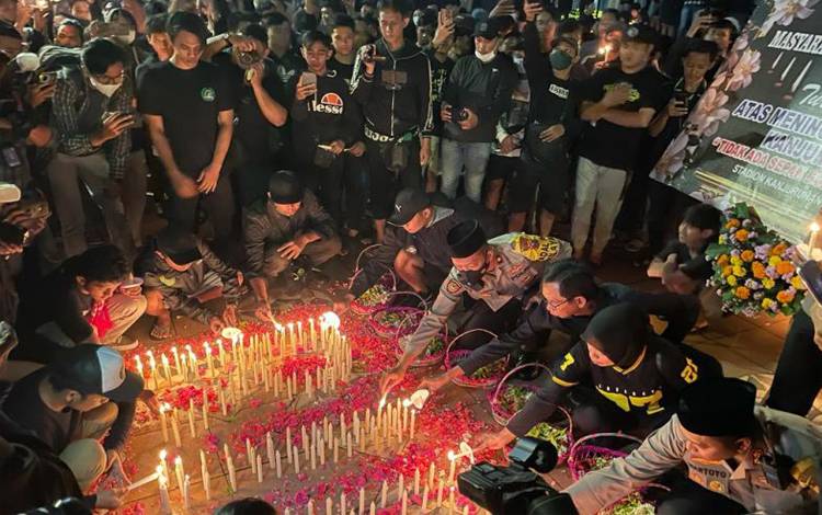Ribuan Bonekmania Gelar Doa Bersama untuk Korban Tragedi Kanjuruhan