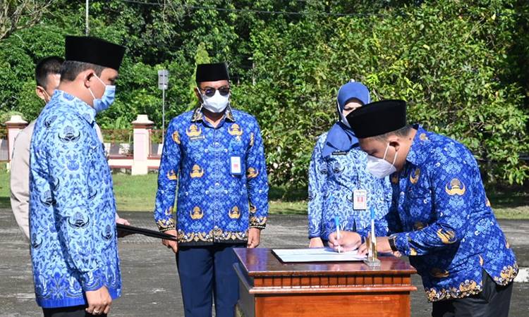Bupati Lamandau Lantik 108 Pejabat Fungsional Guru dan Nakes
