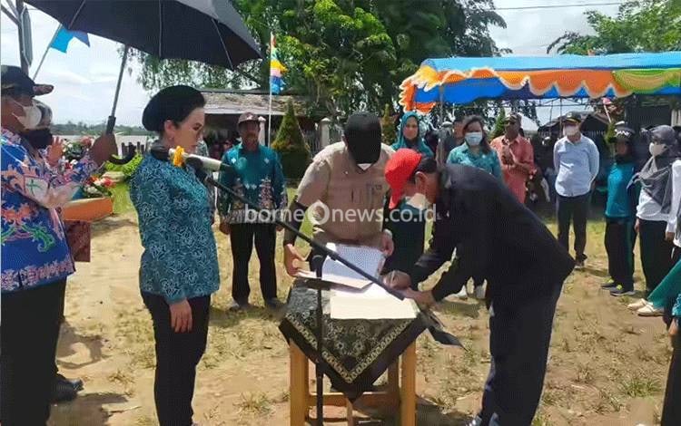 12 Pokja Bunda PAUD dan Pengurus Himpaudi Kecamatan di Kapuas Dikukuhkan