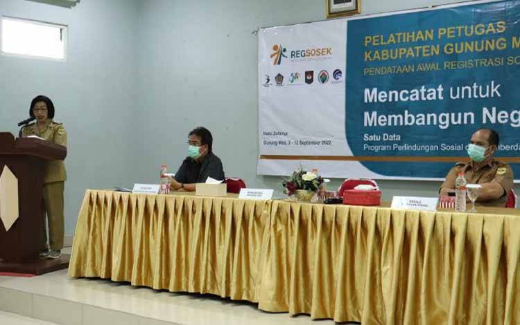 Petugas Registrasi Sosial Ekonomi Gunung Mas Diminta Selesaikan Pendataan Sesuai Jadwal