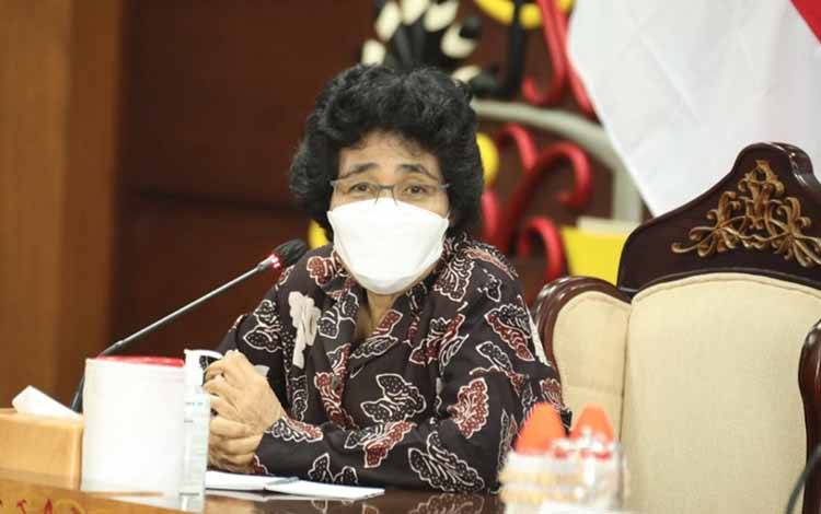 Dewan Pengawas KPK RI Albertina Ho saat rakor pelaksanaan tugas kedeputian koordinasi dan supervisi terhadap pencapaian MCP wilayah Kalteng tahun 2021 di Aula Eka Hapakat, Rabu, 5 Oktober 2022. (FOTO: ISTIMEWA)