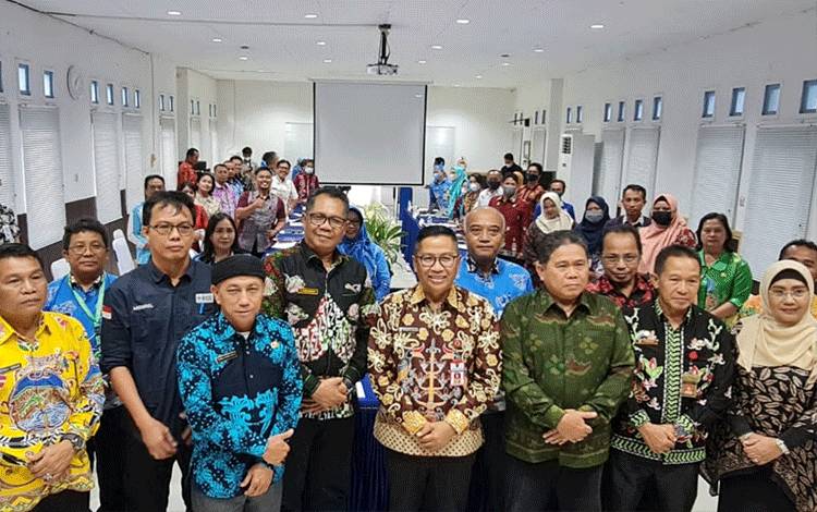 Leonard S Ampung Ingatkan Pentingnya Sinergitas Pembangunan