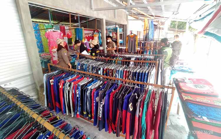 Satpol PP Sosialisasikan Surat Edaran Wali Kota soal Kegiatan Usaha di Atas Drainase