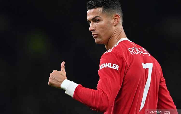Cristiano Ronaldo Bawa Manchester United Kalahkan Everton