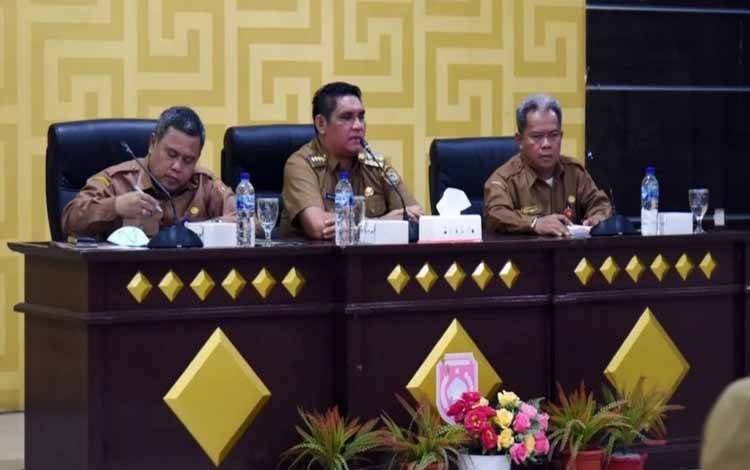 Ini Penjelasan Pj Bupati Anang Dirjo Mengapa Sekda Kobar Suyanto Diganti Mendadak