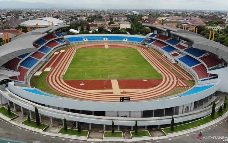 Foto aerial Stadion Mandala Krida di Baciro, DI Yogyakarta, Kamis (30-1-2020). Pemerintah D.I.Y. segera merenovasi Stadion Mandala Krida dengan menyempurnakan fasilitas sesuai standar FIFA atas penunjukan sebagai tuan rumah Piala Dunia U-20. ANTARA FOTO/Hendra Nurdiyansyah/aww