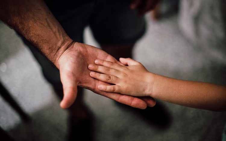 Ilustrasi ayah dan anak. (ANTARA/Pexels)