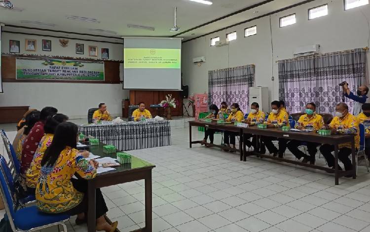 Pemkab Gunung Mas Gelar Rapat Evaluasi Pencapaian Target RAD-PG